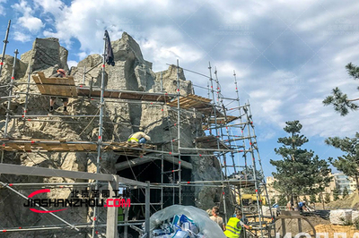 徐州萬達(dá)廣場人工TCP塑石假山景觀工程順利開工